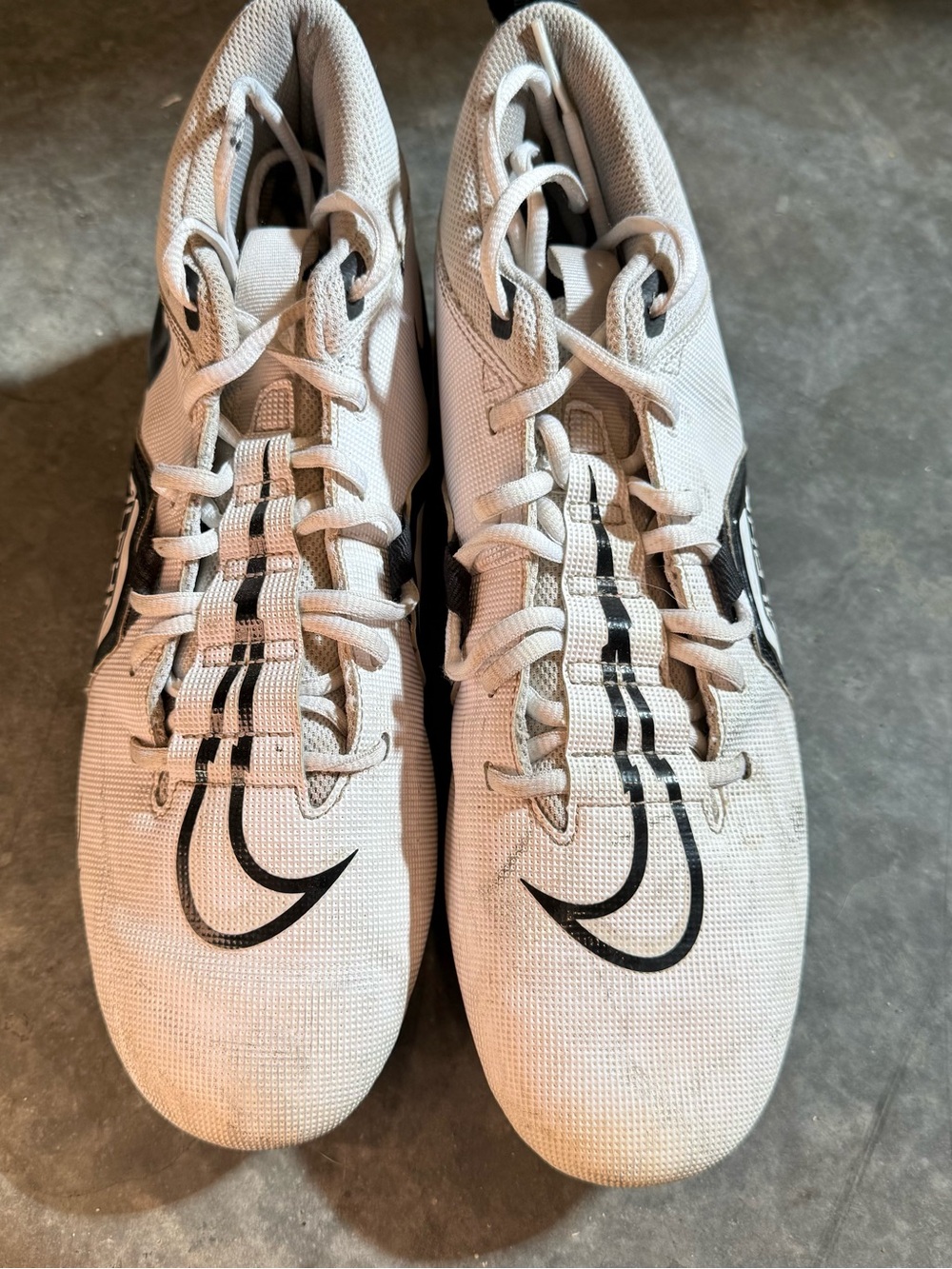 Men’s Nike alpha menace varsity 3 football cleats